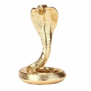 statuette deco cobra sur fond blanc