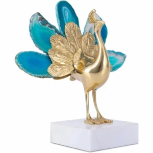 statuette paon sur fond blanc